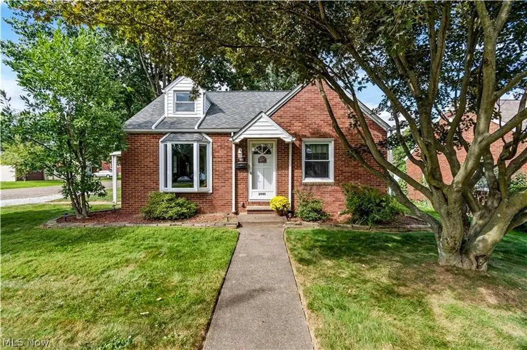 2945 15th Nw Street, Canton, OH 44708 - #1