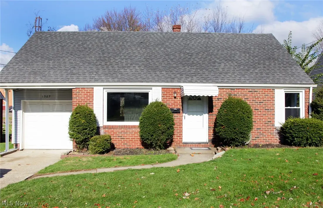 1569 25th Nw Street, Canton, OH 44709 - #1