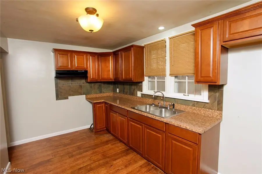 1611 25th Nw Street, Canton, OH 44709 - #2