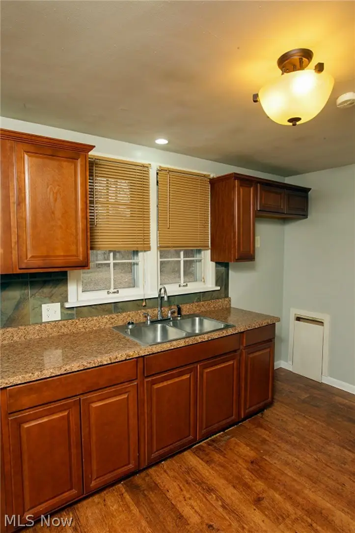 1611 25th Nw Street, Canton, OH 44709 - #3
