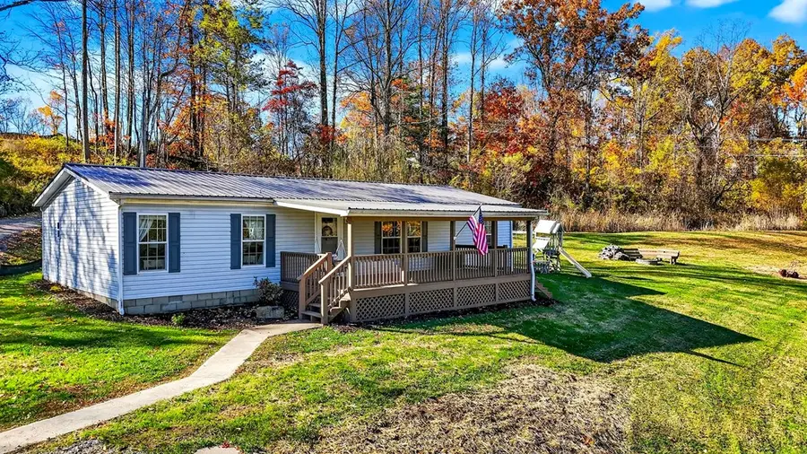 30067 Garrett Ridge Road, McArthur, OH 45651 - Image #2