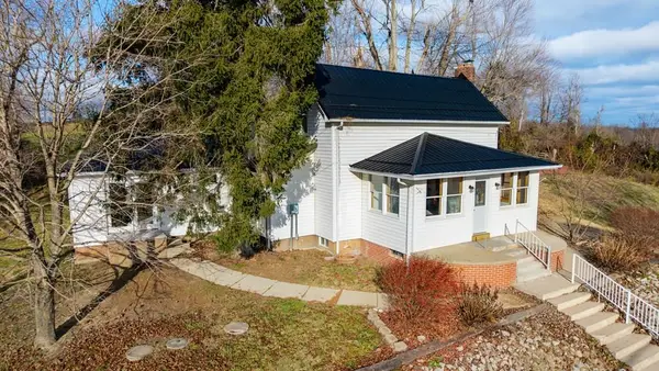 2417 Glenroy Road, Wellston, OH 45692