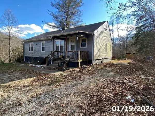 25081 State Route 93, Oak Hill, OH 45656