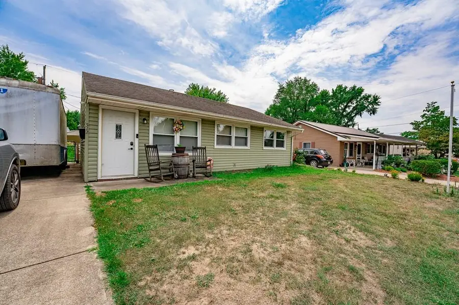 512 Rose Drive, Waverly, OH 45690 - #2