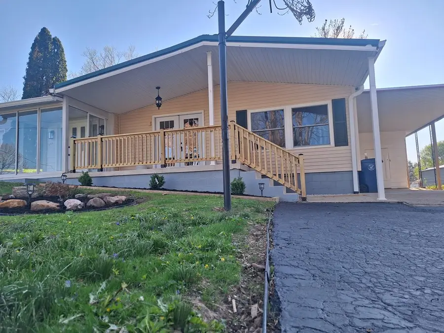 908 S Massachucetts Ave., Wellston, OH 45692 - #2