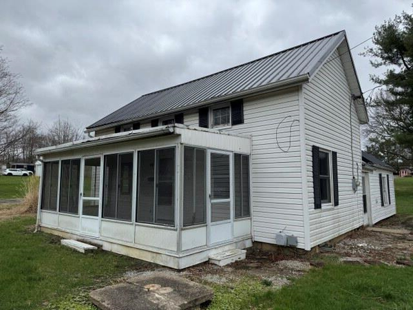 6784 St. Rt. 180, Kingston, OH 45644