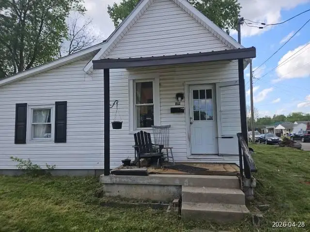 528 4th St, Washington Court House, OH 43160 - #1