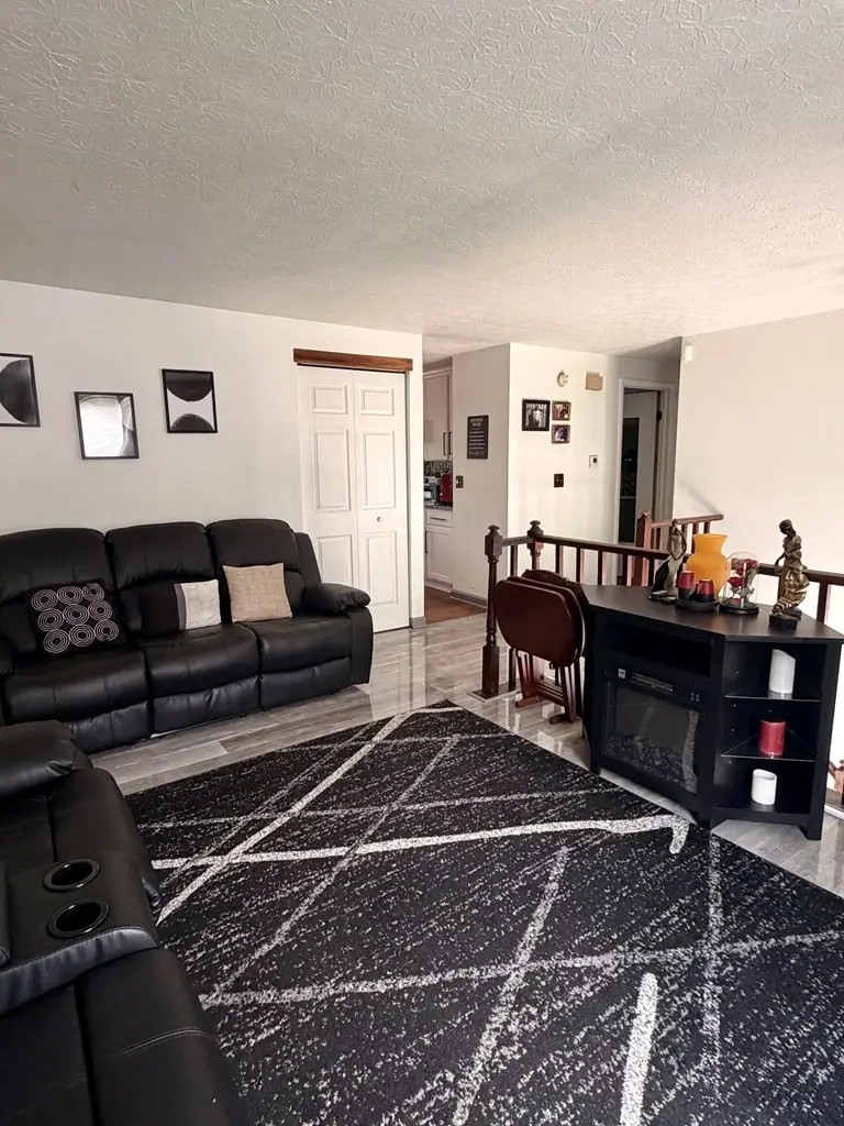 3912 Farm Brook, Columbus, OH 43204 - #3