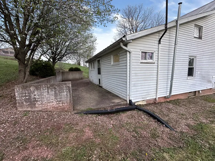 73 Cherry St, Vincent, OH 45784 - #3