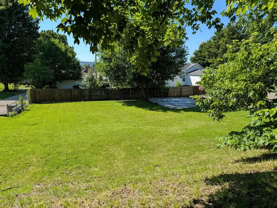 312 N East, Waverly, OH 45690 - #2