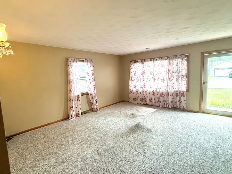 581 W 5th St, Chillicothe, OH 45601 - #2