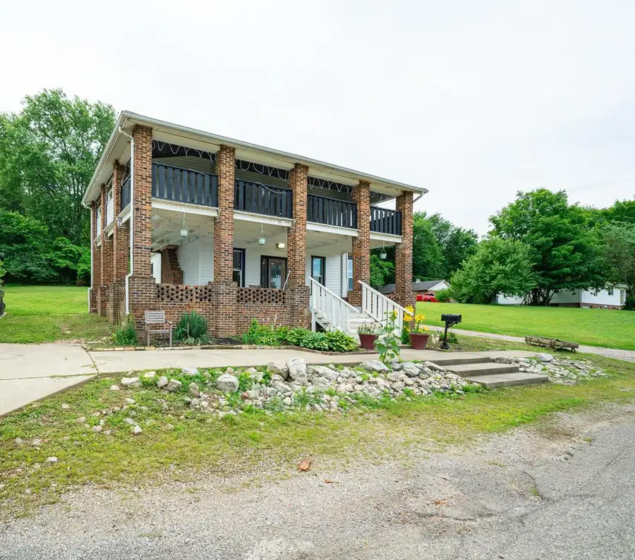 208 Fairview Ave., McArthur, OH 45651 - #2