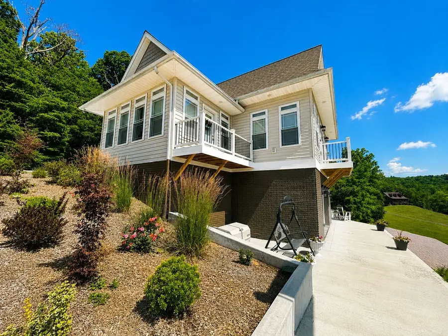 1071 Lake Katherine Road, Jackson, OH 45640 - #3