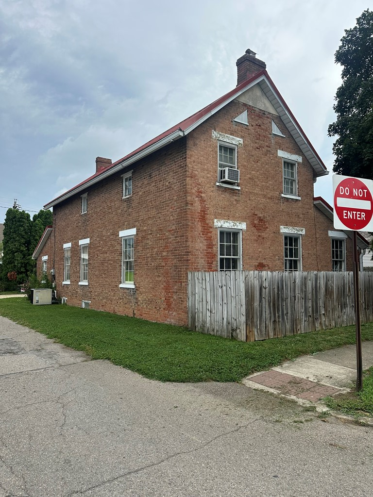 311 E 7th St, Chillicothe, OH 45601 - #2