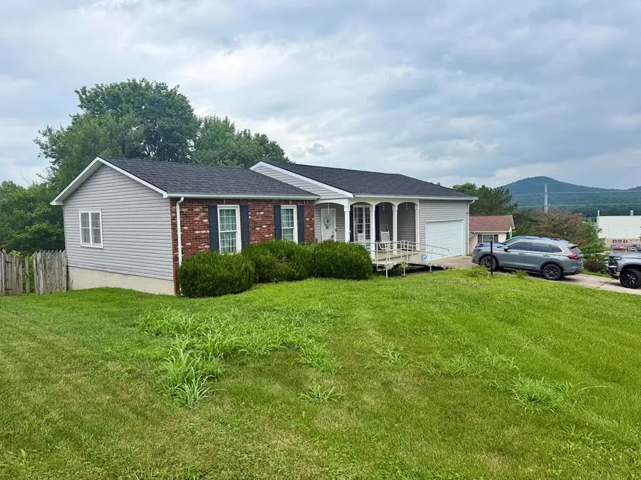 92 Clayburne Blvd., Chillicothe, OH 45601 - #2