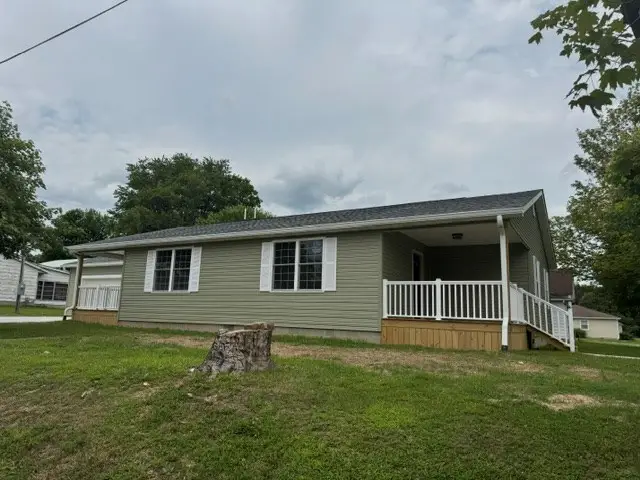 303 Michigan Ave., Wellston, OH 45692 - #2