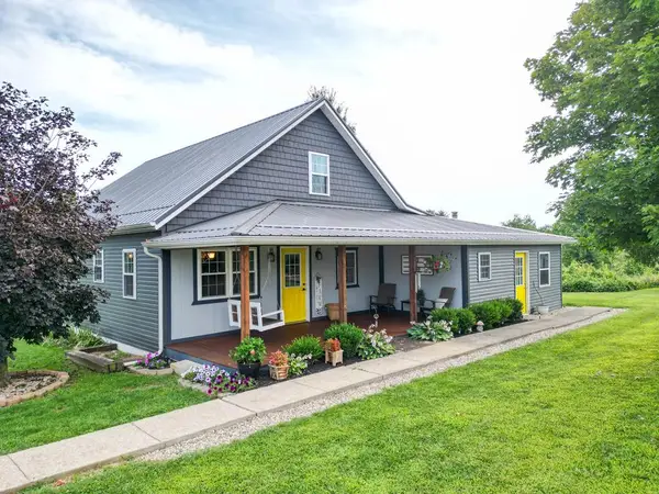 273 Wolf Run Rd, Patriot, OH 45686