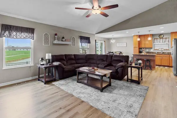 159 Chestnut Commons Drive, Commercial Point, OH 43116