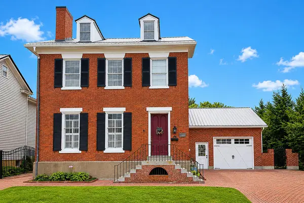 409 1st Ave, Gallipolis, OH 45631