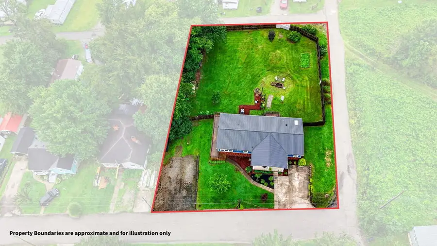 427 Davis Avenue, Oak Hill, OH 45656 - #2