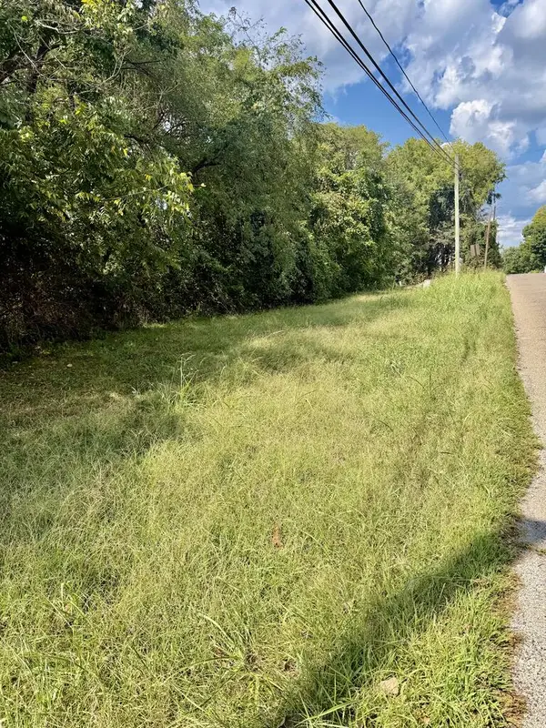 316,498, W 2nd St, Waverly, OH 45690