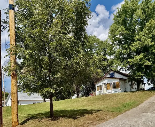 405 W 2nd St, Waverly, OH 45690
