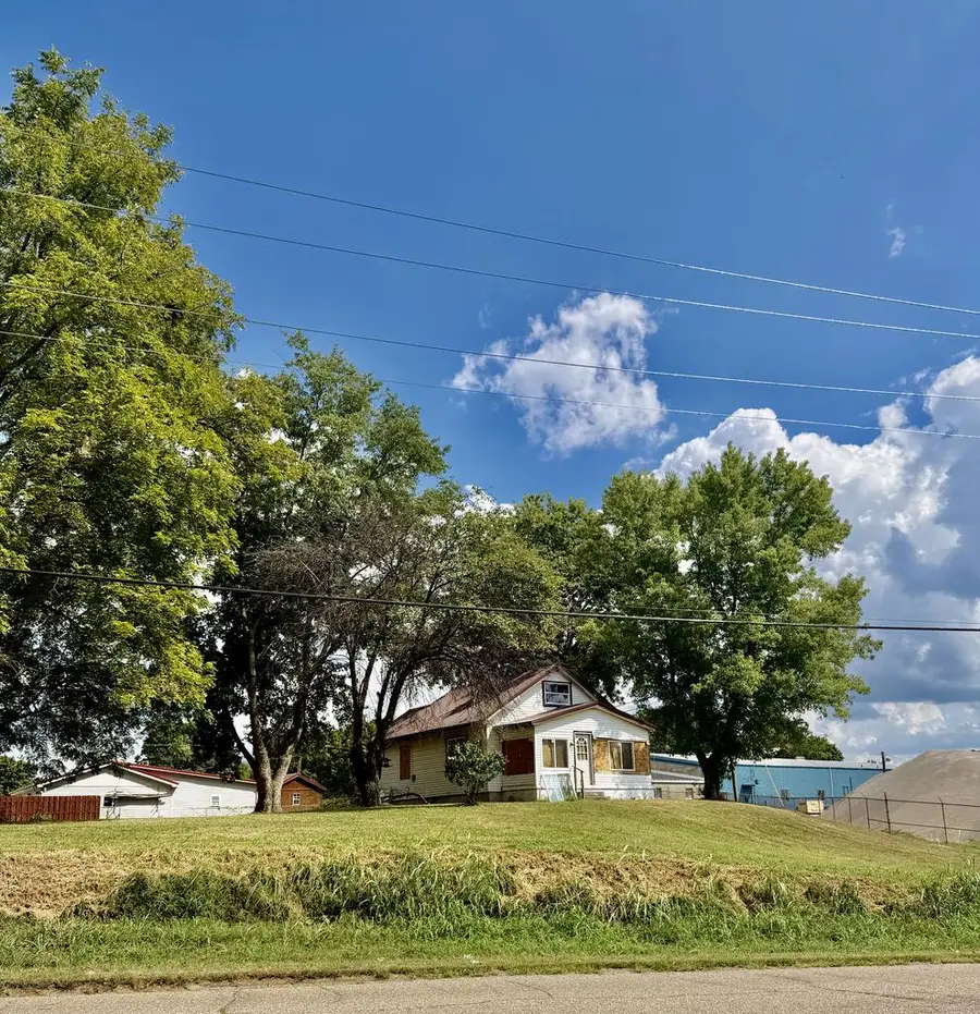 405 W 2nd St, Waverly, OH 45690 - #3