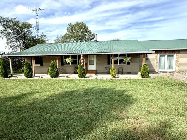 593 Clark Lane, Frankfort, OH 45628