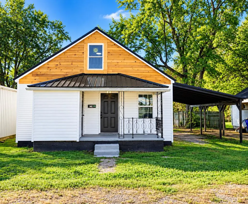 942 E 4th St, Chillicothe, OH 45601 - #1