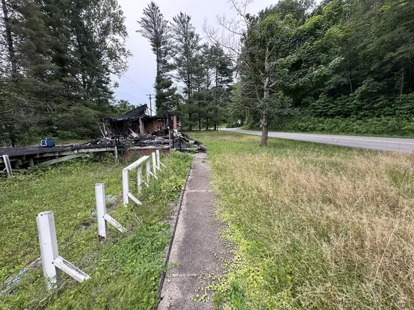 1645 White Gravel Mcdaniel Road, Minford, OH 45653