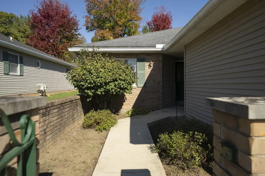 8 Susan Drive, Chillicothe, OH 45601 - #3