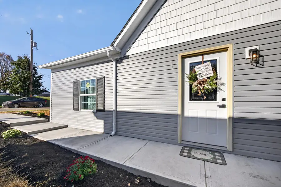 29 E 10th St, Wellston, OH 45692 - #3