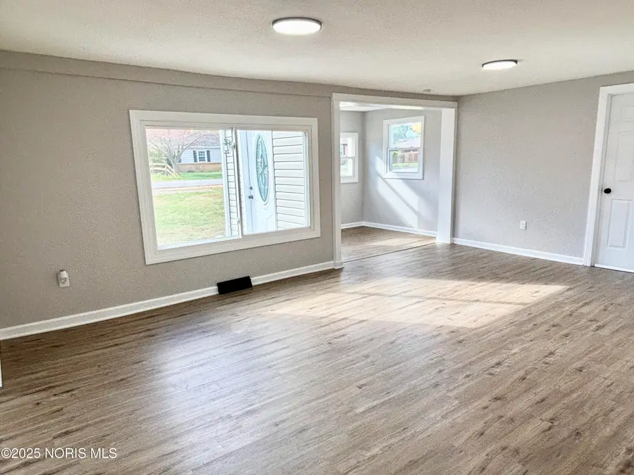 2745 Mechanic Street, Oregon, OH 43616 - Image #3