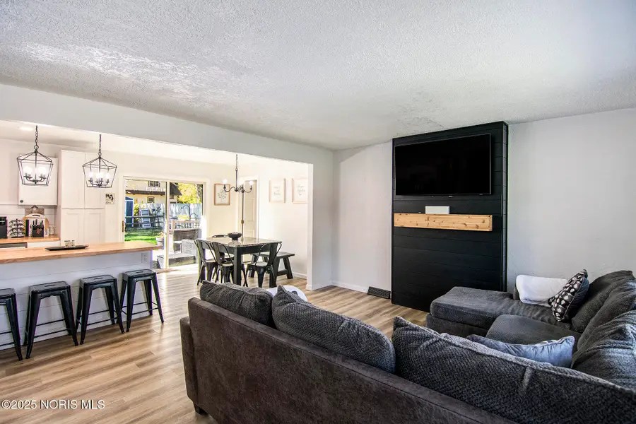 2285 Fitkin Street, Toledo, OH 43613 - Image #3