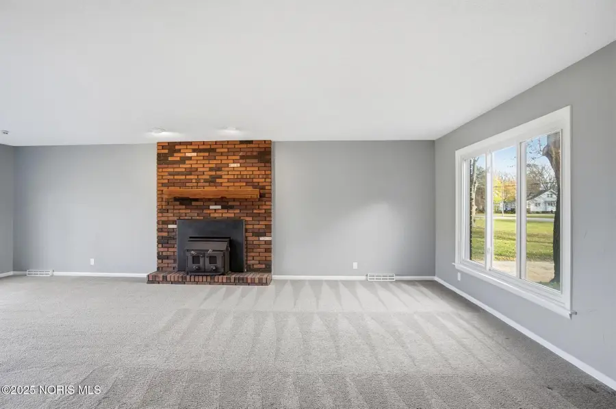 5401 Pickle Road, Oregon, OH 43616 - Image #2