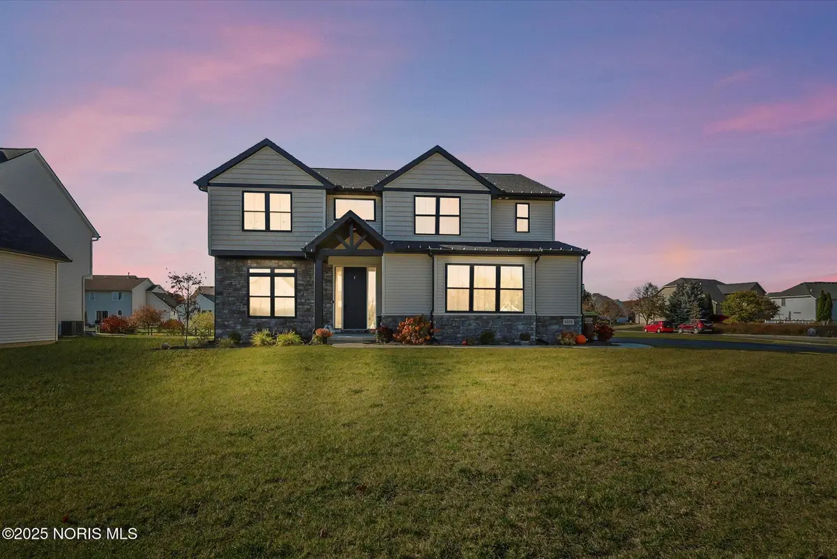 6035 Walnut Springs Boulevard, Sylvania, OH 43560 - Image #1