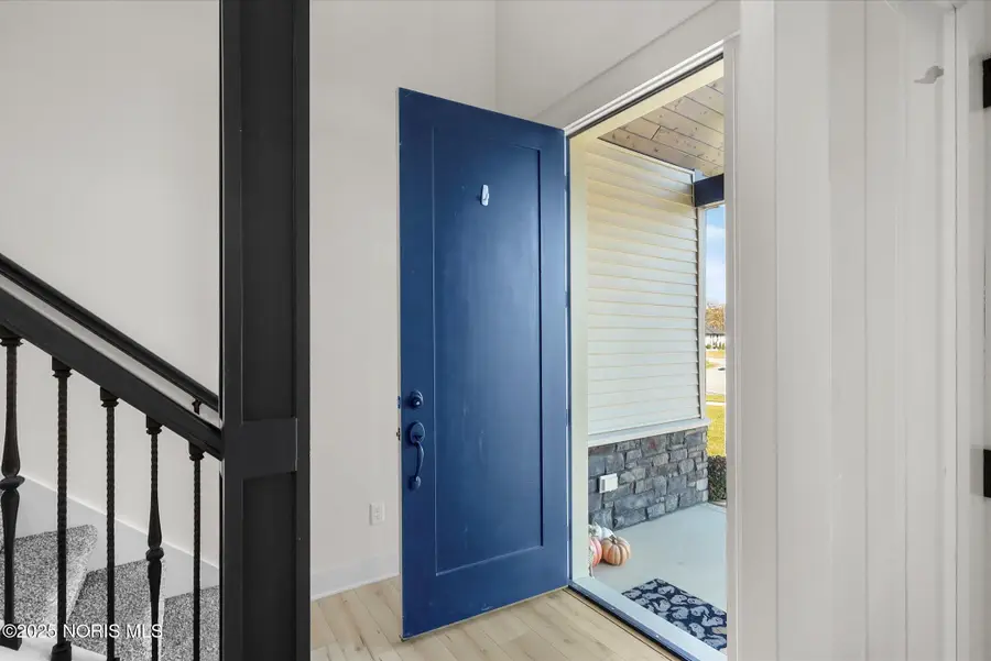 6035 Walnut Springs Boulevard, Sylvania, OH 43560 - Image #3