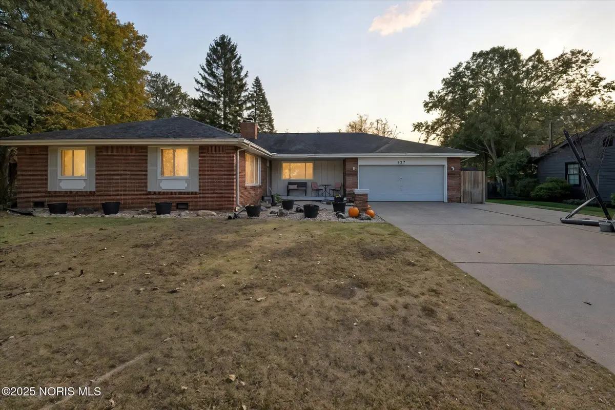 927 Charles Street, Bowling Green, OH 43402 - Image #1