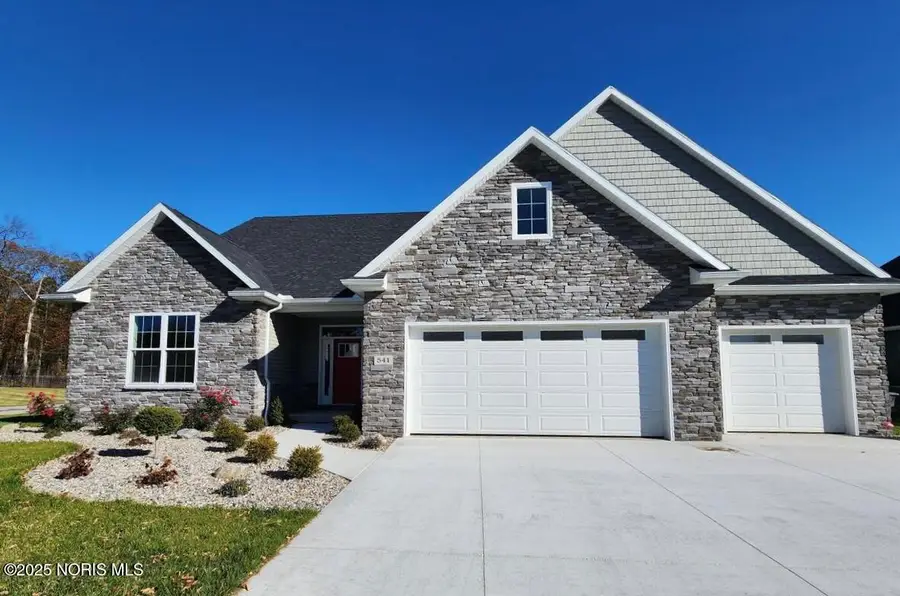 541 E Shoreline Drive, Holland, OH 43528 - Image #2