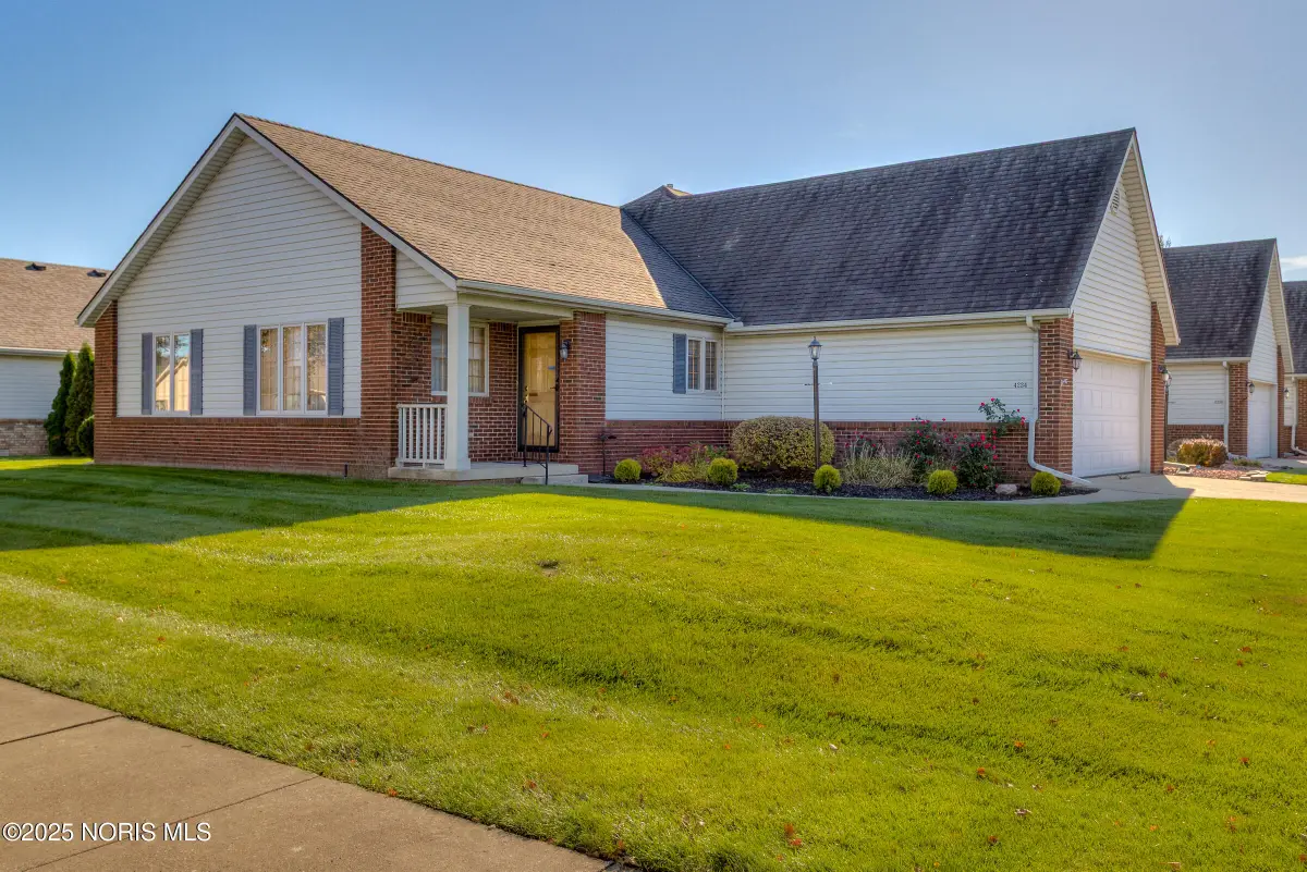 4234 Townhouse Drive, Oregon, OH 43616 - Image #1