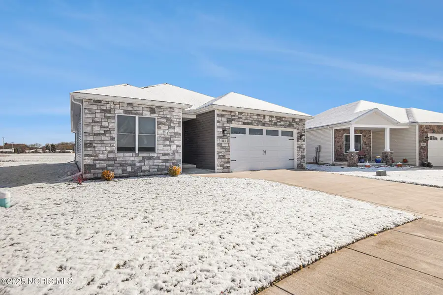 244 E Bay Harbor Court, Bowling Green, OH 43402 - Image #3