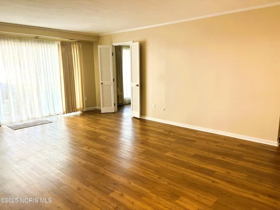 425 W Ridge Drive, Fostoria, OH 44830 - Image #2