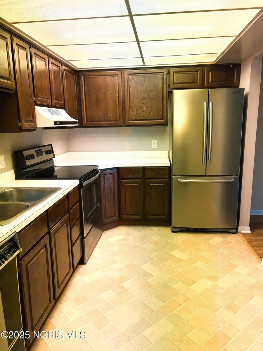 425 W Ridge Drive, Fostoria, OH 44830 - Image #3