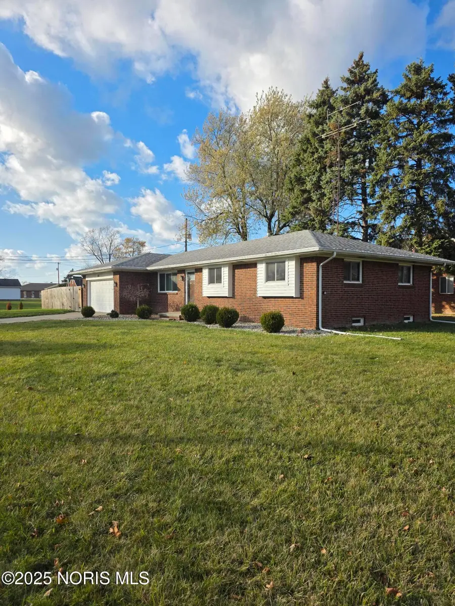 858 Athens Road, Oregon, OH 43616 - Image #2