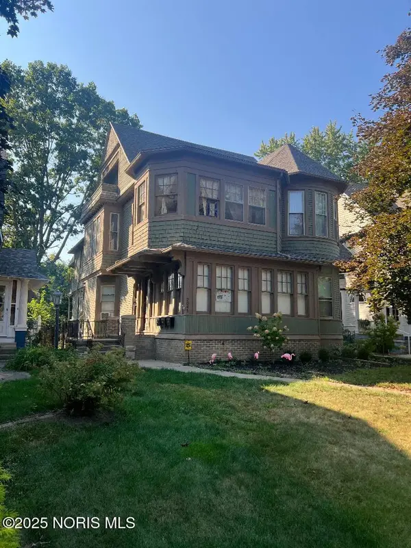 2045 Robinwood Avenue, Toledo, OH 43620