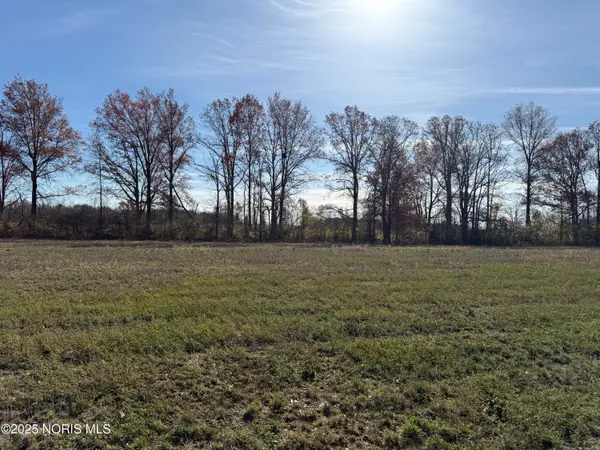 139 Coach House Loop, Bowling Green, OH 43402