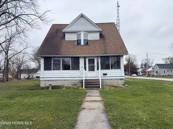 527 N Locust Street, Oak Harbor, OH 43449