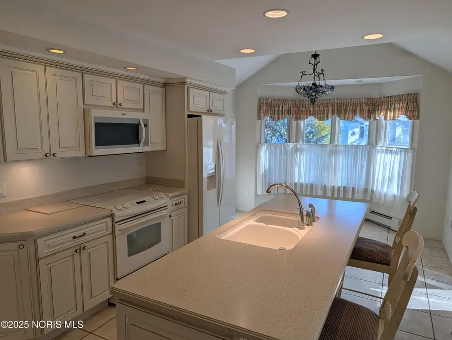 807 Harrison Street, Port Clinton, OH 43452 - Image #2