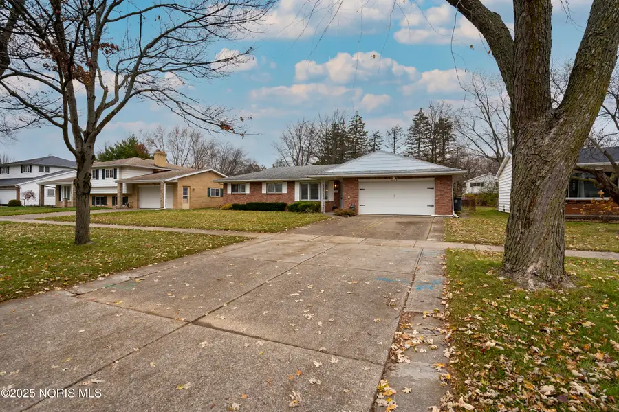 1073 Westbrook Drive, Perrysburg, OH 43551 - Image #2