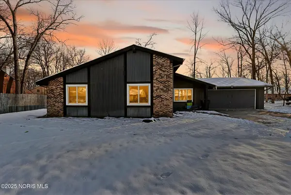 1913 Sherwood Drive, Defiance, OH 43512